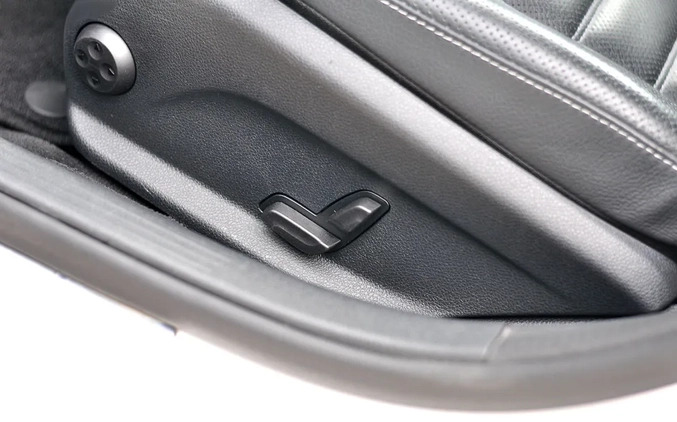 Mercedes-Benz Klasa C cena 134900 przebieg: 140000, rok produkcji 2019 z Krynki małe 742